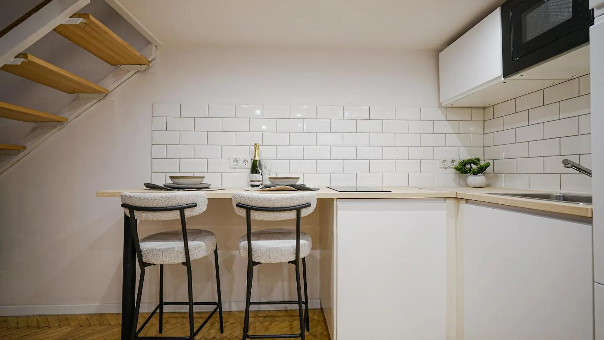 Apartment H57 - Harsfa City Haven - Best Location By Bqa Budapest